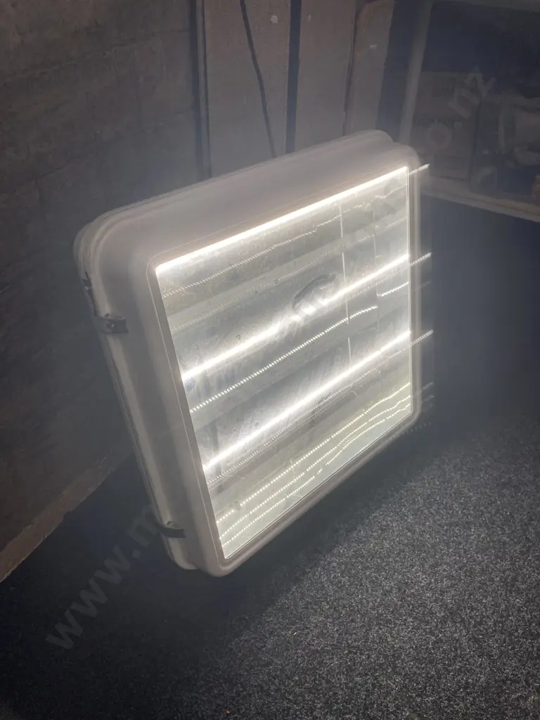 3F Cub Led 150W CR VT Light, (3 x LED Strips Working) Image 1++